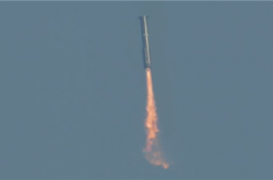 SpaceX星舰第6次试飞成功！特朗普亲临发射现场给马斯克打气