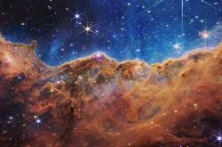 爱因斯坦预言的引力波是宇宙万物的来源？新理论挑战大爆炸模型