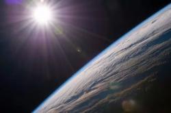 新研究：地球逃离太阳“吞噬”命运的可能性增大