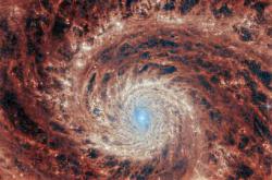 中国天眼在M51星系旁发现两团"无星幽灵"氢云