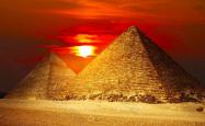 揭秘埃及金字塔：起源、建造与未解之谜